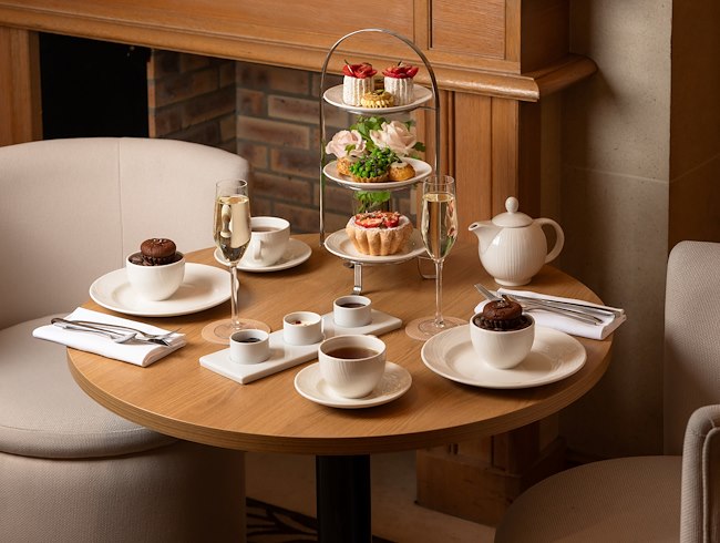 Tea time sur l’avenue des Champs Elysées 